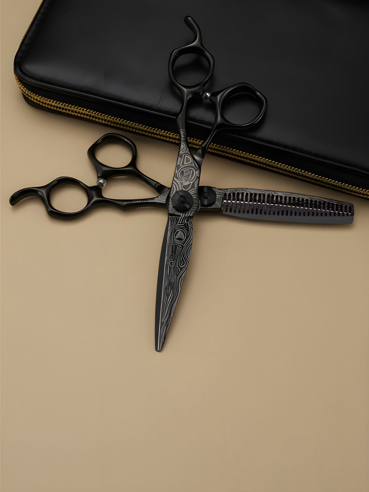 Kuro Edge – Professionelle 6" Rechtshändige Japanische Friseurschere aus Edelstahl